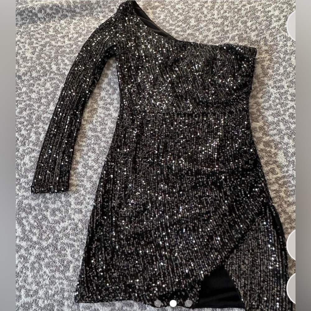 Black one sleeve mini dress